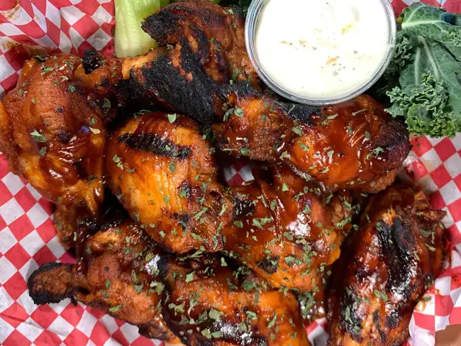8 Wings